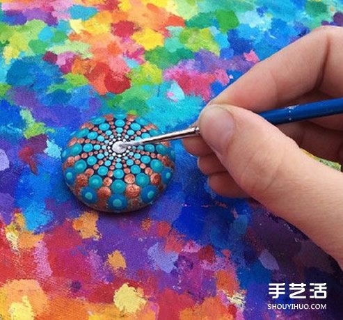 鵝卵石彩繪藝術(shù) 帶有民族風(fēng)情的石頭畫藝術(shù)品 -  itrip.net.cn