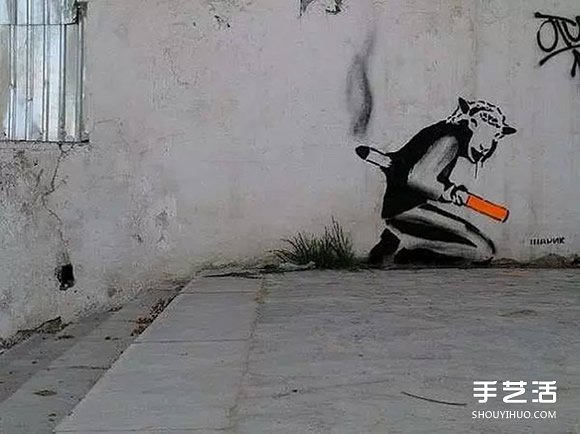 將廢墟與倒塌的墻面畫上各種諷刺性的涂鴉 -  itrip.net.cn