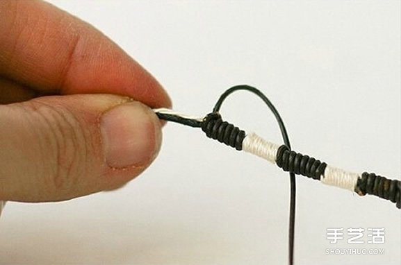 男士手鏈的編法圖解 黑白兩色簡約男生手鏈DIY -  itrip.net.cn