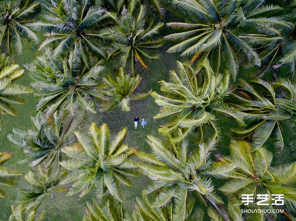 不用攝影師的婚紗照：徜徉于蔚藍的大海之中 -  itrip.net.cn