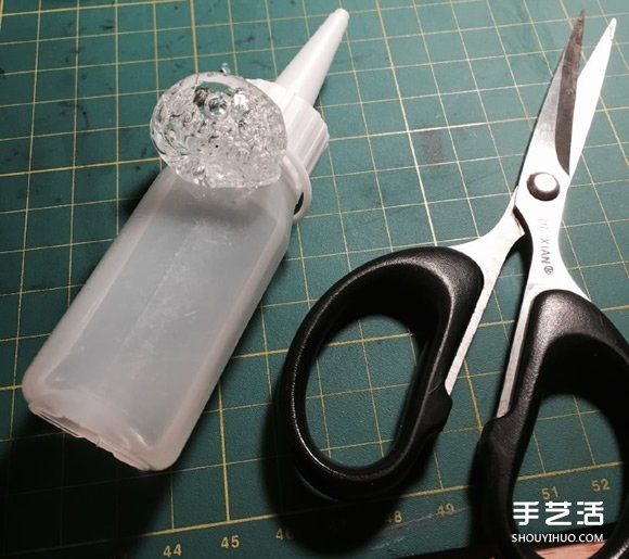 干掉的膠水手工制作戒指 超有創(chuàng)意的變廢為寶 -  itrip.net.cn