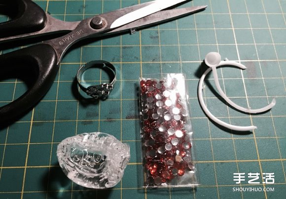 干掉的膠水手工制作戒指 超有創(chuàng)意的變廢為寶 -  itrip.net.cn