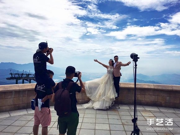 美到不科學(xué)婚紗照背后 多虧幕后人員賣命拍攝 -  itrip.net.cn