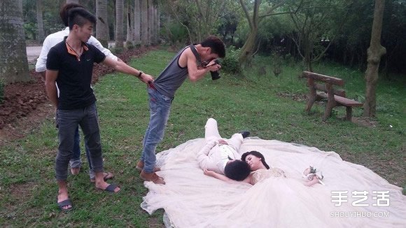 美到不科學(xué)婚紗照背后 多虧幕后人員賣命拍攝 -  itrip.net.cn