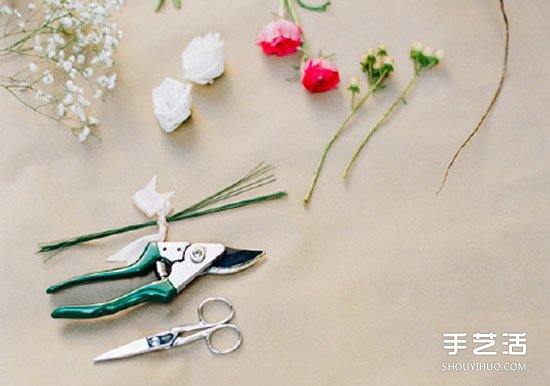 新娘花環(huán)頭飾制作方法 DIY新娘鮮花花環(huán)教程 -  itrip.net.cn