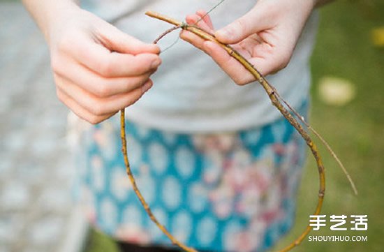 新娘花環(huán)頭飾制作方法 DIY新娘鮮花花環(huán)教程 -  itrip.net.cn