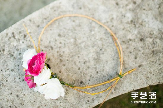 新娘花環(huán)頭飾制作方法 DIY新娘鮮花花環(huán)教程 -  itrip.net.cn