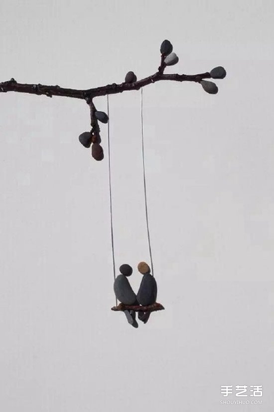 情侶石頭拼畫(huà)圖片 創(chuàng)意石頭拼貼畫(huà)情侶小人 -  itrip.net.cn