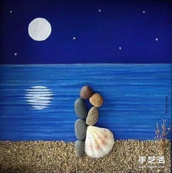 情侶石頭拼畫(huà)圖片 創(chuàng)意石頭拼貼畫(huà)情侶小人 -  itrip.net.cn