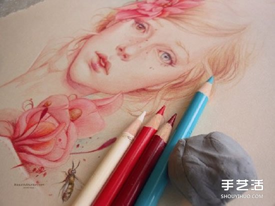 細膩逼真的女生人物肖像彩鉛畫作品圖片 -  itrip.net.cn