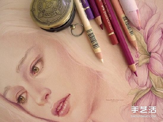 細膩逼真的女生人物肖像彩鉛畫作品圖片 -  itrip.net.cn
