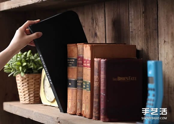 收納起來就像書本一樣輕薄的超便利桌椅設(shè)計 -  itrip.net.cn