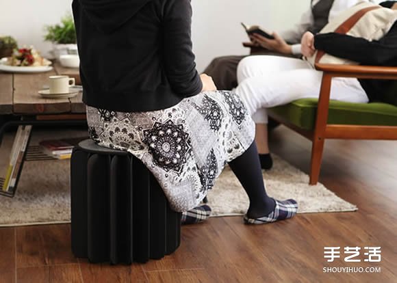 收納起來就像書本一樣輕薄的超便利桌椅設(shè)計 -  itrip.net.cn