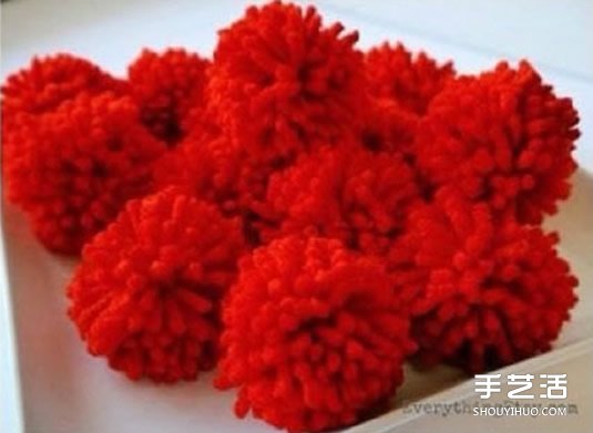 紅彤彤毛線球愛心的做法 手縫到抱枕做裝飾 -  itrip.net.cn