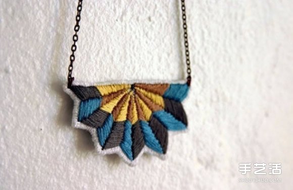 精美項(xiàng)鏈掛墜刺繡作品 手工刺繡掛飾圖片欣賞 -  itrip.net.cn