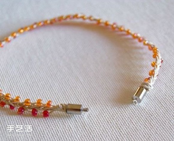 兩色串珠手鏈的編織方法 非?？蓯坌∏逍?-  itrip.net.cn