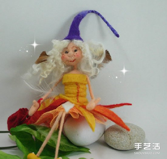 卡通風格的手工羊毛氈女孩人偶作品圖片 -  itrip.net.cn