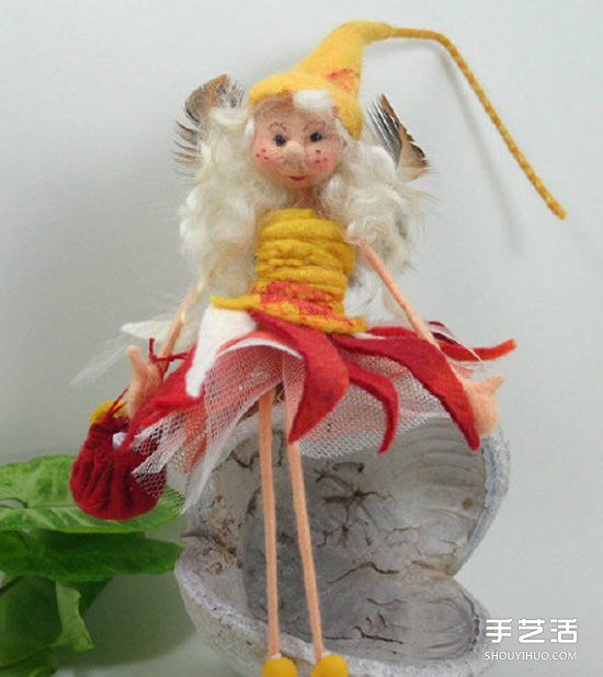 卡通風格的手工羊毛氈女孩人偶作品圖片 -  itrip.net.cn