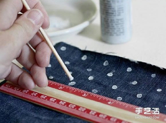 自制波點(diǎn)牛仔褲教程 舊牛仔褲改造波點(diǎn)款DIY -  itrip.net.cn