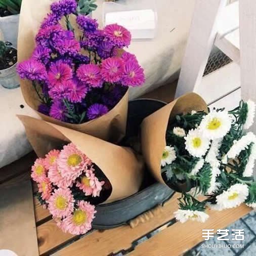 牛皮紙包花束圖解 用牛皮紙包花的方法圖片 -  itrip.net.cn