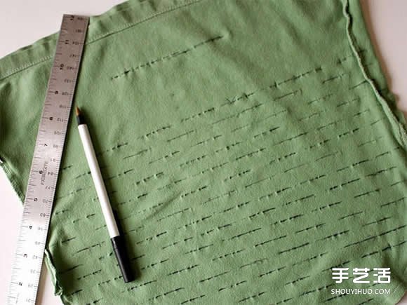 舊T恤改造網(wǎng)眼袋的方法 DIY網(wǎng)眼袋制作教程 -  itrip.net.cn