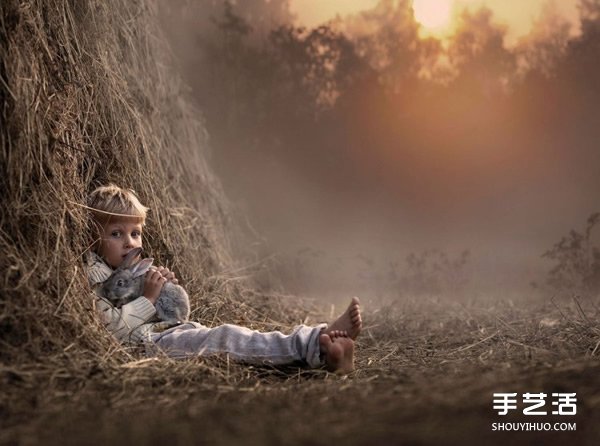 可愛小男孩跟動(dòng)物們的溫馨攝影作品欣賞 -  itrip.net.cn