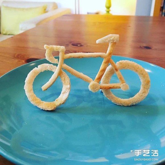 愛(ài)心老爸的面包雕刻作品 讓過(guò)敏女兒吃得開(kāi)心 -  itrip.net.cn