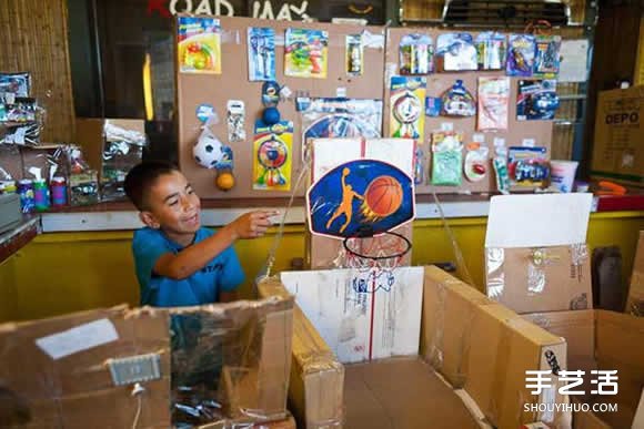 史上最強(qiáng)過家家 9歲男孩教你自己蓋游樂場 -  itrip.net.cn