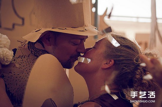 瓦楞紙制作的城鎮(zhèn) 宣傳環(huán)?；厥赵倮玫睦砟?-  itrip.net.cn
