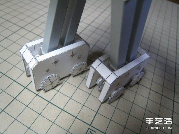 齒輪驅(qū)動(dòng)紙機(jī)器人模型 手工自驅(qū)動(dòng)紙機(jī)器人圖片 -  itrip.net.cn