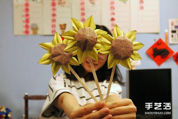太陽(yáng)花花的折法圖解 手工折紙?zhí)?yáng)花的過(guò)程 -  itrip.net.cn