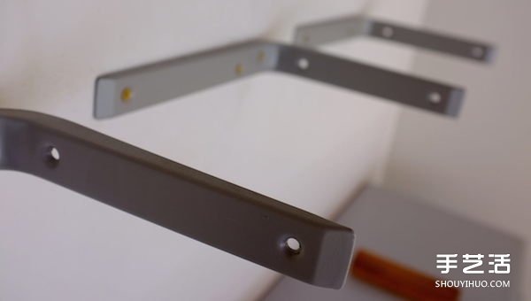 裂開(kāi)的木板別丟掉 利用樹(shù)脂改造成時(shí)尚家具 -  itrip.net.cn