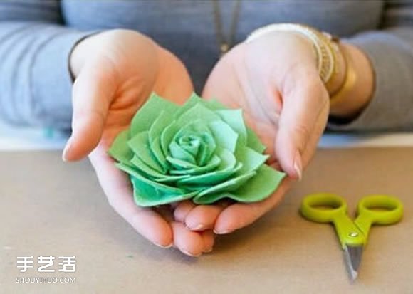 不織布玫瑰花教程 手工布藝玫瑰花的做法圖解 -  itrip.net.cn