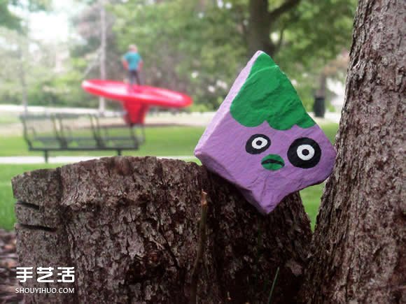 一年畫(huà)遍1000顆 讓人想收藏的可愛(ài)石頭畫(huà)作品 -  itrip.net.cn