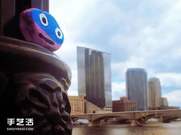 一年畫(huà)遍1000顆 讓人想收藏的可愛(ài)石頭畫(huà)作品 -  itrip.net.cn