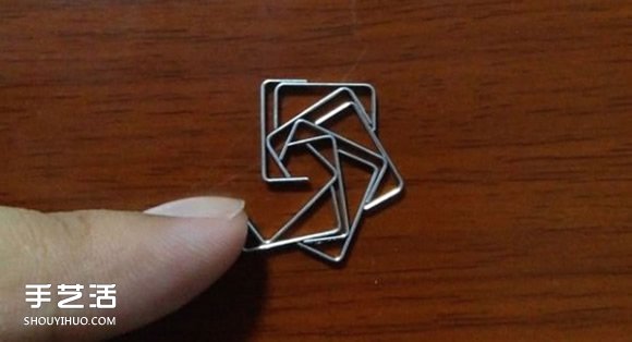訂書釘玫瑰花制作圖解 用訂書釘做玫瑰的步驟 -  itrip.net.cn