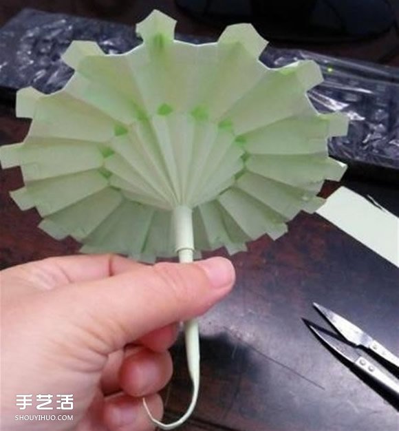 立體小雨傘的折法圖解 兒童紙雨傘制作方法 -  itrip.net.cn