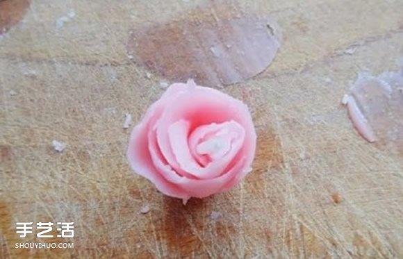 自制玫瑰花蠟燭的方法 手工蠟燭玫瑰DIY教程 -  itrip.net.cn