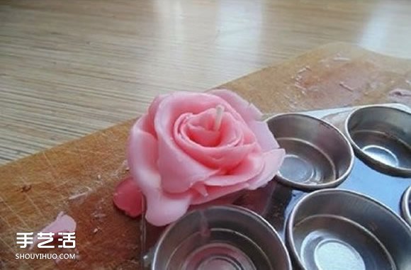 自制玫瑰花蠟燭的方法 手工蠟燭玫瑰DIY教程 -  itrip.net.cn