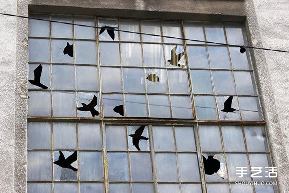 藝術(shù)家的幽默 讓廢棄建筑物的破窗不再可怕 -  itrip.net.cn