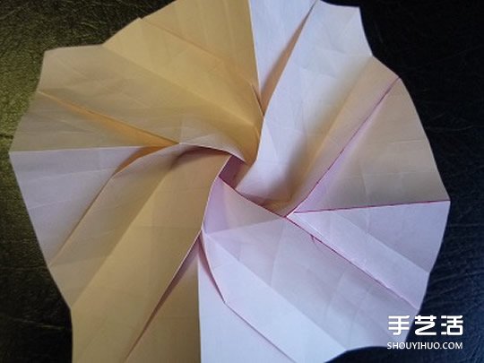 日本折紙大師的復(fù)雜玫瑰花折紙教程步驟圖解 -  itrip.net.cn
