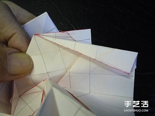 日本折紙大師的復(fù)雜玫瑰花折紙教程步驟圖解 -  itrip.net.cn