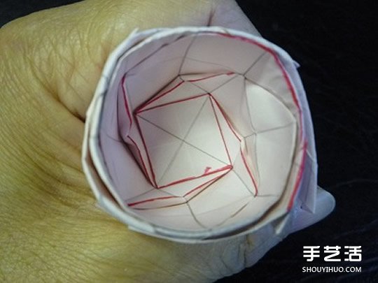 日本折紙大師的復(fù)雜玫瑰花折紙教程步驟圖解 -  itrip.net.cn
