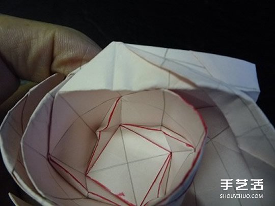 日本折紙大師的復(fù)雜玫瑰花折紙教程步驟圖解 -  itrip.net.cn