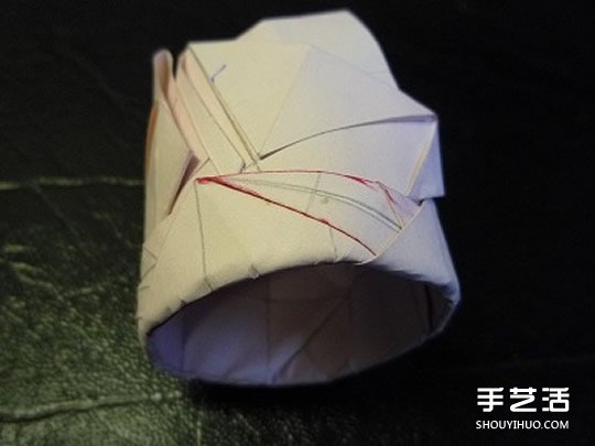 日本折紙大師的復(fù)雜玫瑰花折紙教程步驟圖解 -  itrip.net.cn