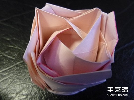 日本折紙大師的復(fù)雜玫瑰花折紙教程步驟圖解 -  itrip.net.cn