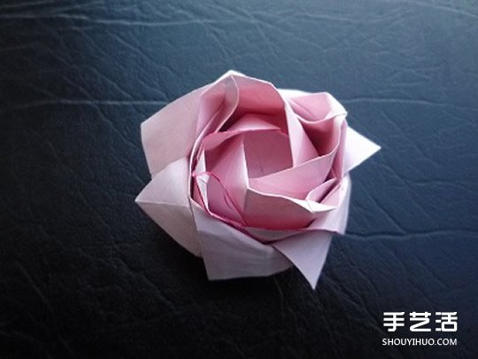 日本折紙大師的復(fù)雜玫瑰花折紙教程步驟圖解 -  itrip.net.cn