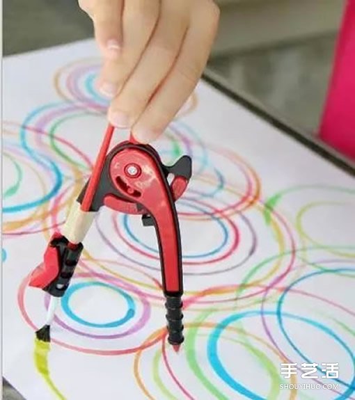 幼兒數(shù)學啟蒙游戲：彩色幾何圖形抽象畫玩法 -  itrip.net.cn