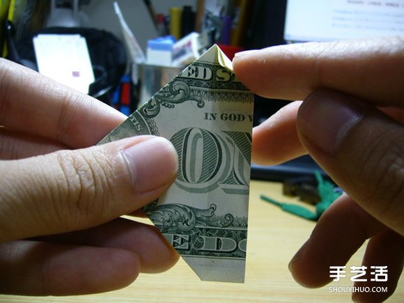 一元美金紙幣折愛心圖解 美金愛心的折紙方法 -  itrip.net.cn