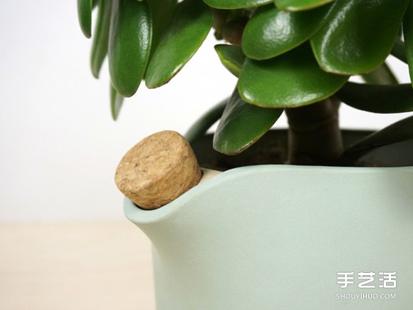 歪腰，我缺水了！自平衡花盆讓澆水有跡可循 -  itrip.net.cn